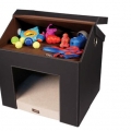 Ooboo Designs accommodates Fido with an indoor house of his or her own